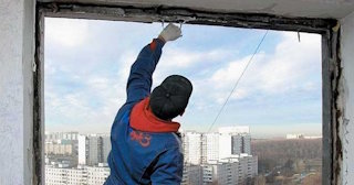 Демонтаж остекления балкона в Горно-Алтайске - цена от 562 руб. - Сварной-Грн